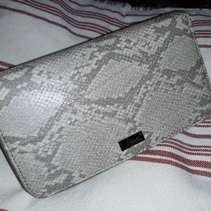 Thirty one Jewel snakeskin accordion zip wallet